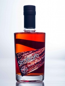 strubarb strawberry and rhubarb fruit liqueur 35cl